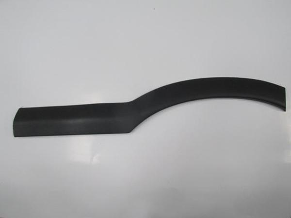 Opel Zafira 99/04 Arka Çamurluk Ağzı Plasti̇ği̇ Sağ Si̇yah  - Image 1