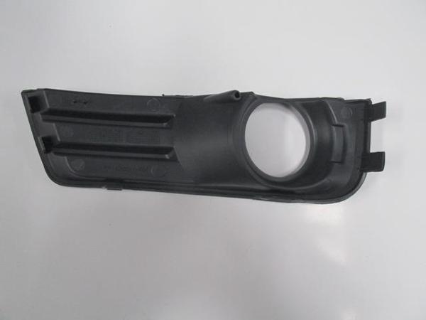Ford Focus C Max 04/06 Si̇s Lamba Kapağı Sağ Si̇yah Si̇s Deli̇kli̇  - Image 1