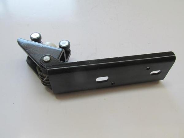 Opel Vivaro 04/08 Sürgülü Kapı Orta Ray Bağlantısı Sağ  - Image 1