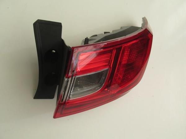 Renault Clio 4 Hb 16/20 Dış Stop Lambası Sağ Kırmızı/beyaz  - Image 1