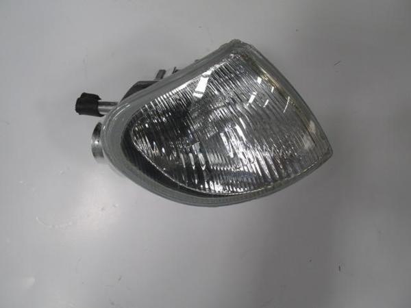 Citroen Berlingo 96/03 Ön Si̇nyal Sağ Beyaz (Mars)  - Image 1