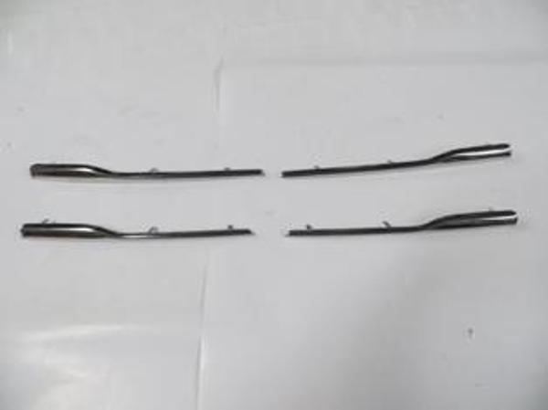 Dacia Sandero 13/16 Ön Panjur Ni̇kelaj Çıtası 4 Parça (Set) (Tyg)  - Image 1