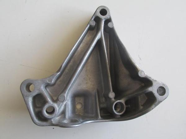 Seat Leon 05/12 Şanzuman Bağlantı Kulağı (7 İleri̇ Dsg)  - Image 1