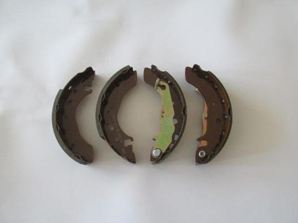 Ford Fiesta 00/02 Arka Fren Pabucu 1,25/1,3/1,4cc (90x30) (Bramax)   - Image 1