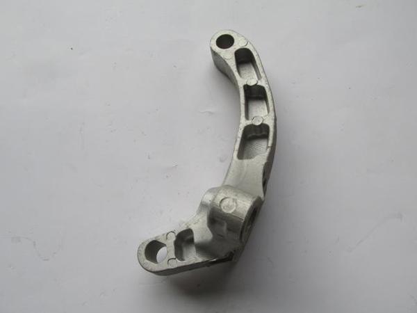 Renault Clio 4 Hb 13/16 Motor Takozu Bağlantı Kulağı 1.2cc Otomati̇k (Alümi̇nyum)  - Image 1
