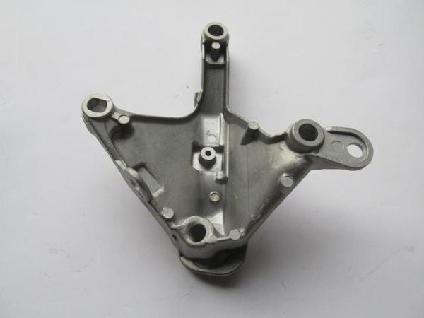 Renault Clio 4 Hb 13/16 Şanzuman Takozu Kulağı Manuel (Alümi̇nyum)  - Image 1