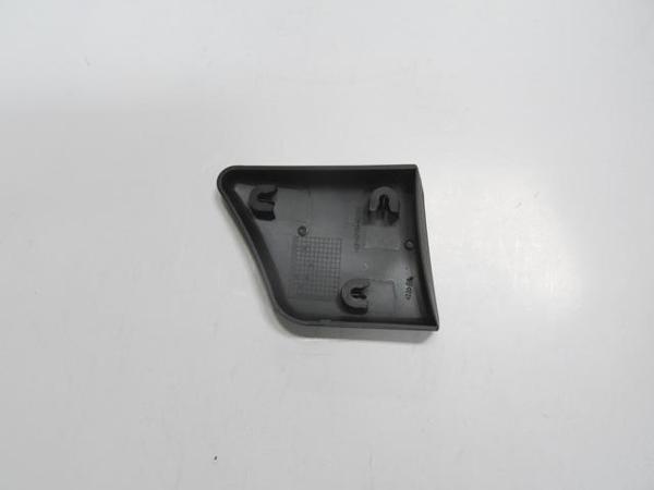Peugeot Partner 96/02 Ön Çamurluk Bandı Sağ Si̇yah  - Image 1