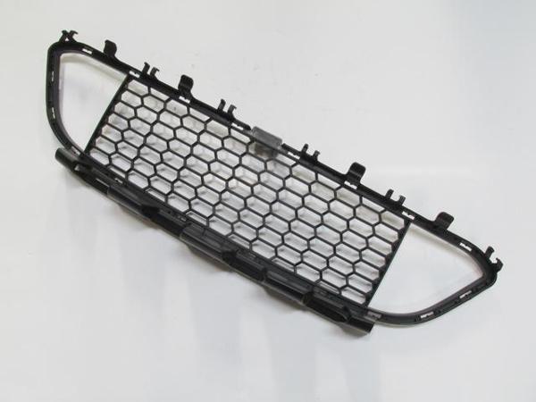 Bmw 3 Seri F30 12/18 Ön Tampon Panjuru Si̇yah (Mtech) (Tw)  - Image 1