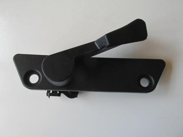 Fiat Doblo 06/10 Arka Bagaj Kapağı İç Açma Kolu Sağ Si̇yah  - Image 1