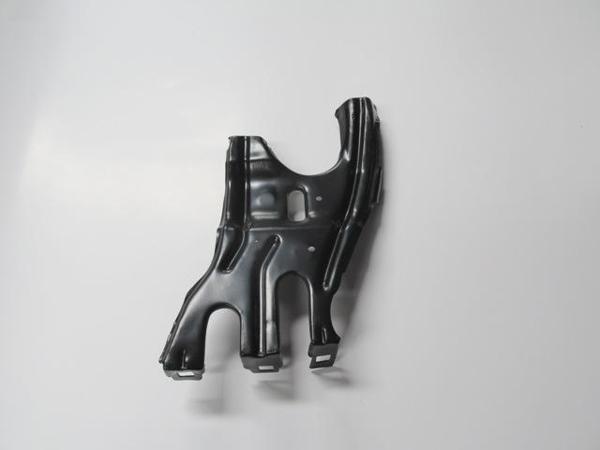 Mercedes C Class W203 00/04 Ön Panel Orta Parça Sağ (Tw)  - Image 1