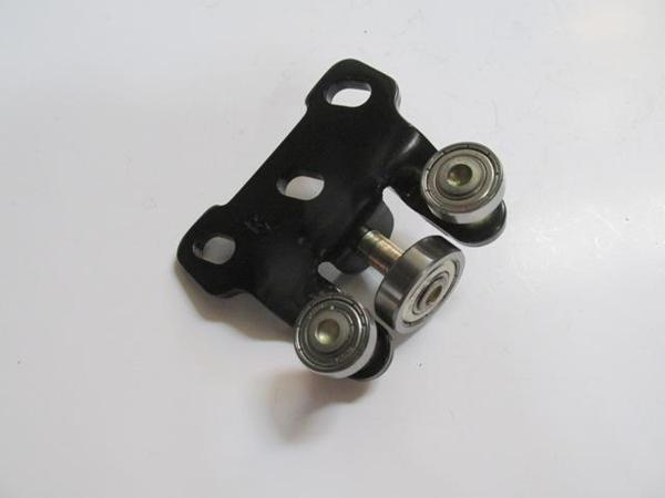 Ford Custom 12/17 Sürgülü Kapı Orta Ray Bağlantısı Sağ  - Image 1