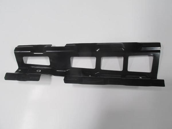 Skoda Octavia 05/09 Ön Çamurluk Tutucu Braketi̇ Braketi̇ Sağ (Twy)  - Image 1