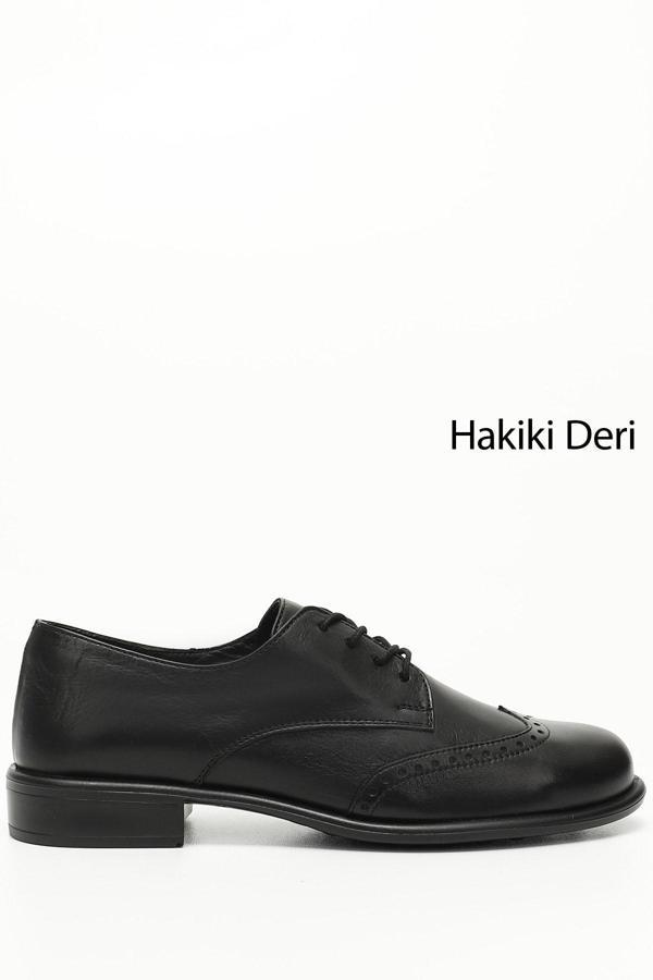 Kadın Siyah Bağcıklı Zımbalı Hakiki Deri Oxford Ayakkabı - Image 1