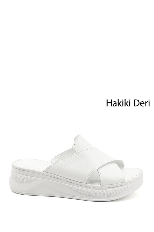 Kadın Beyaz Çapraz Bantlı Dolgu Topuklu Hakiki Deri Comfort Terlik - Image 1