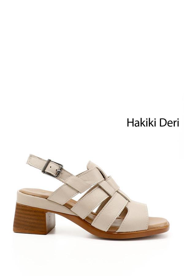 Kadın Bej Antik Örgü Bantlı  Kalın Topuklu Hakiki Deri Sandalet - Image 1