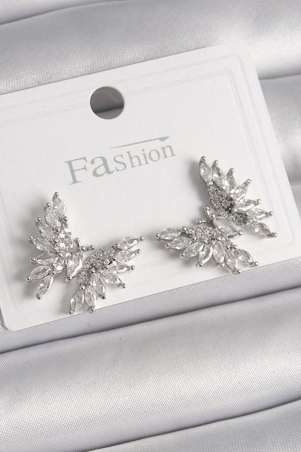 Zarif Kadın için Silver Pirinç Zirkonlu Kelebek Model Küpe - Image 1