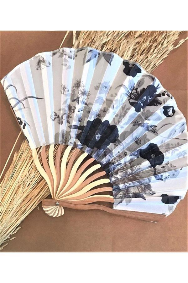 - Lüks, Kaliteli Hediyelik Siyah - Beyaz Çiçek Desenli Şık Japon Yelpaze Hediye Paketi Ile - Image 1