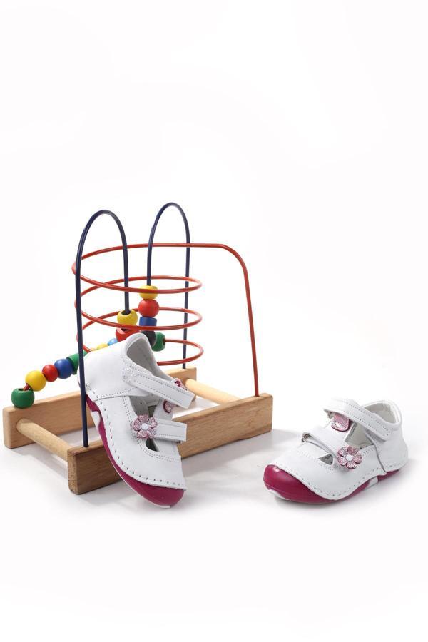 Walkenzo 3940 Rahat Ortopedik Taban Deri Kız Çocuk Ayakkabısı - Image 1