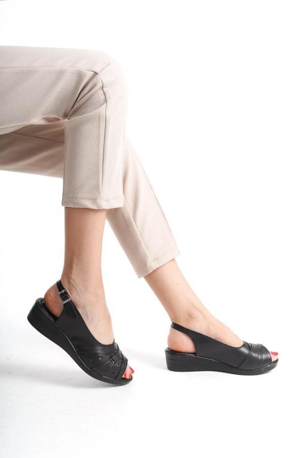 Walkenzo 4567 Kadın Ortopedik Günlük Sandalet - Image 1