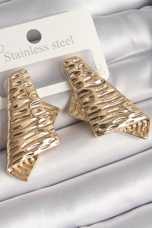 Pirinç Gold Renk İşleme Detaylı Katlanmış Kare Plaka Model Kadın Küpe - TJ-BKP10261 - Image 1