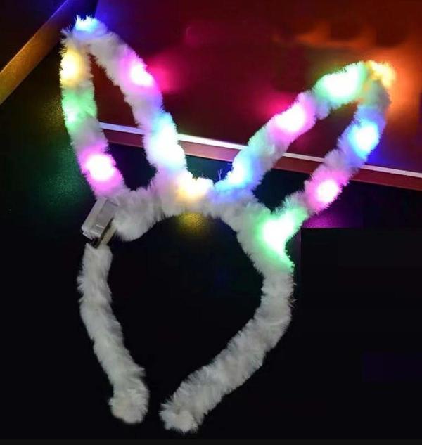 Led Işıklı Peluş Pofuduk Tavşan Kulak Tavşan Taç Beyaz 17X23 cm - Image 1