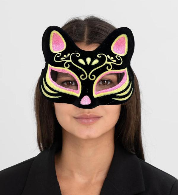 Siyah Renk Süet Kaplama Üzeri Pembe Sarı Simli Kedi Maskesi 17x14 cm - Image 1