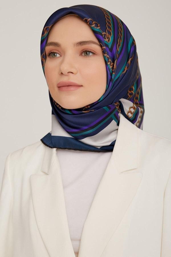 Armine İpek Eşarp Twill Zincir Detaylı Mor Siyah Lacivert - Image 1