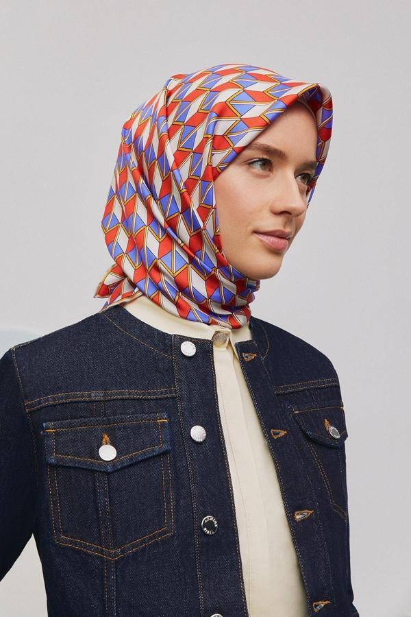 Armine Desenli Saf Ipek Twill Eşarp 9309- 01 - Image 1