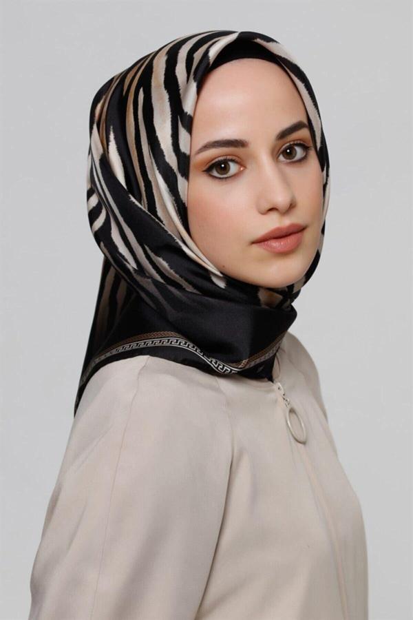 Armine Kadın Siyah İpek Eşarp - Image 1