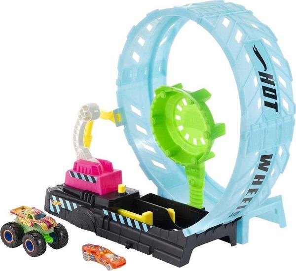 Hot Wheels Monster Trucks Karanlıkta Parlayan Çemberde Yarış Seti HBN02 - Image 1