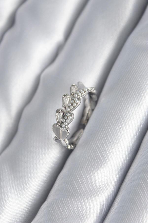 Pirinç Gümüş Renk Kalp Model İnci Detay Kadın Yüzük - TJ-BYK2982 - Image 1