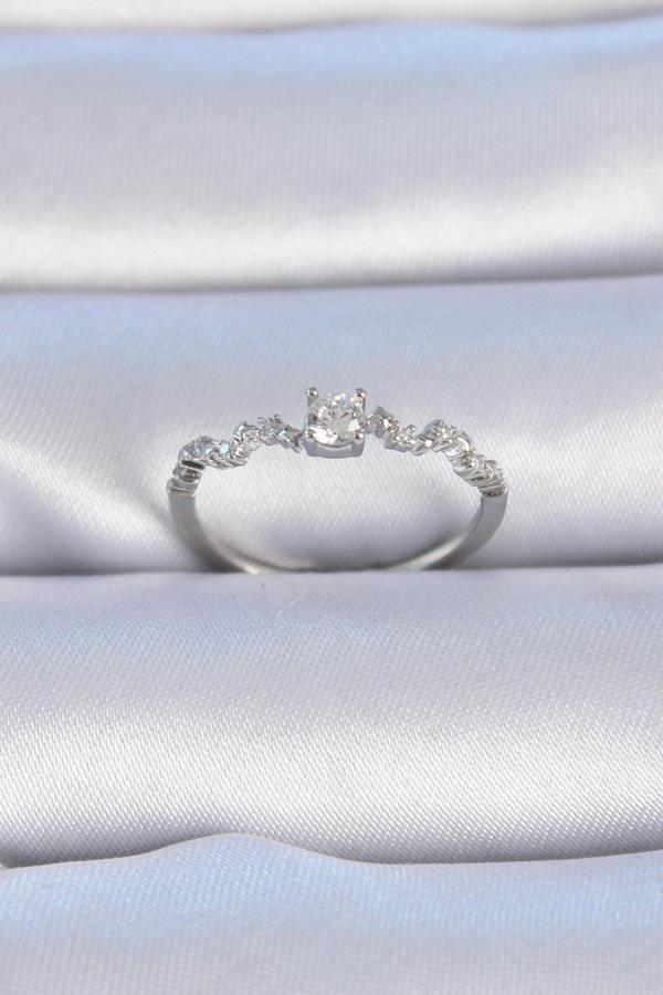 Pirinç Gümüş Renk Zirkon Taşlı Tek Taş Model Kadın Yüzük - TJ-BYK3315 - Image 1