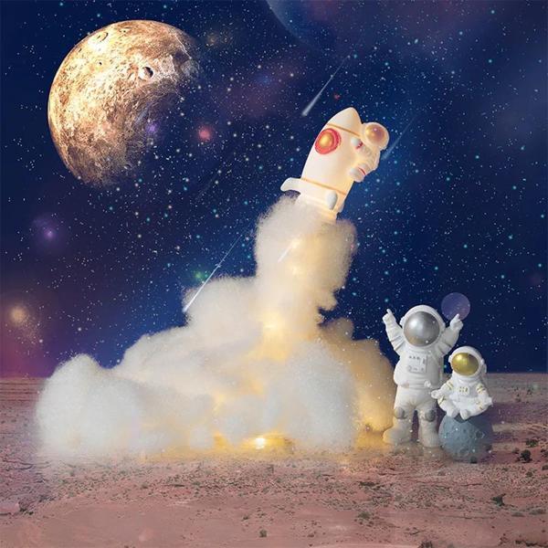 Uçan Astronot Tasarımlı Gece Lambası - Image 1