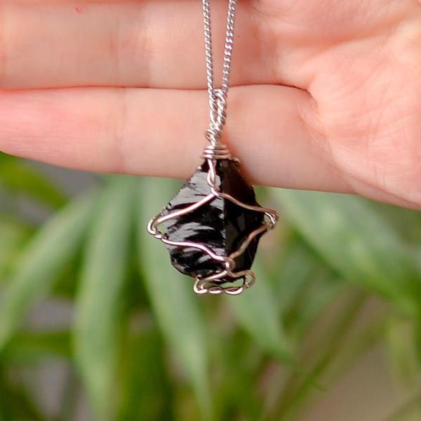 Taş Sandığı Ham Obsidyen Taşı Kolye - Tel Sargılı - Image 1