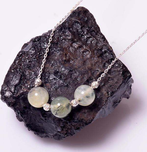 Taş Sandığı Prehnite Taşı Gümüş Kolye - Image 1