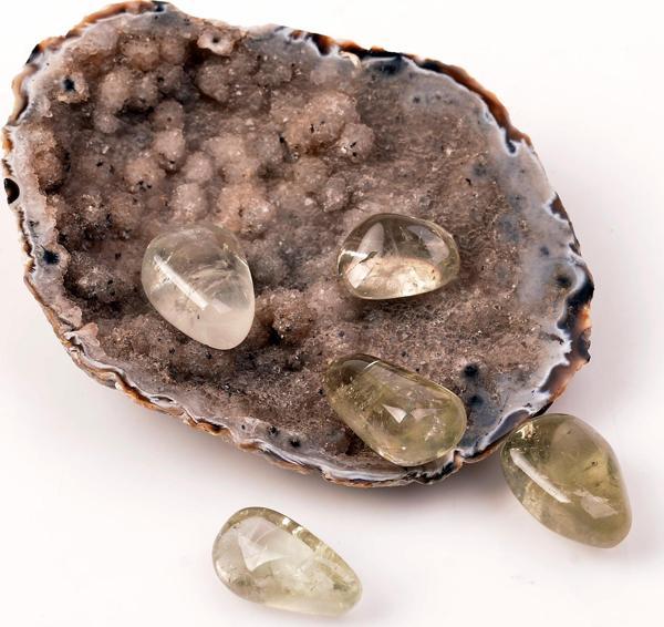 Taş Sandığı Küçük Boy Yeşil Ametist Taşı Kütle - Prasiolite Taşı  - Image 1