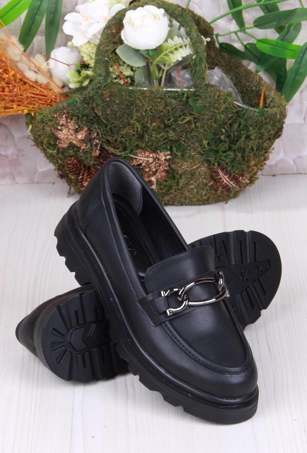 Fort 35828 Siyah Cilt Toka Detaylı Rahat Loafer Kadın Ayakkabı - Image 1