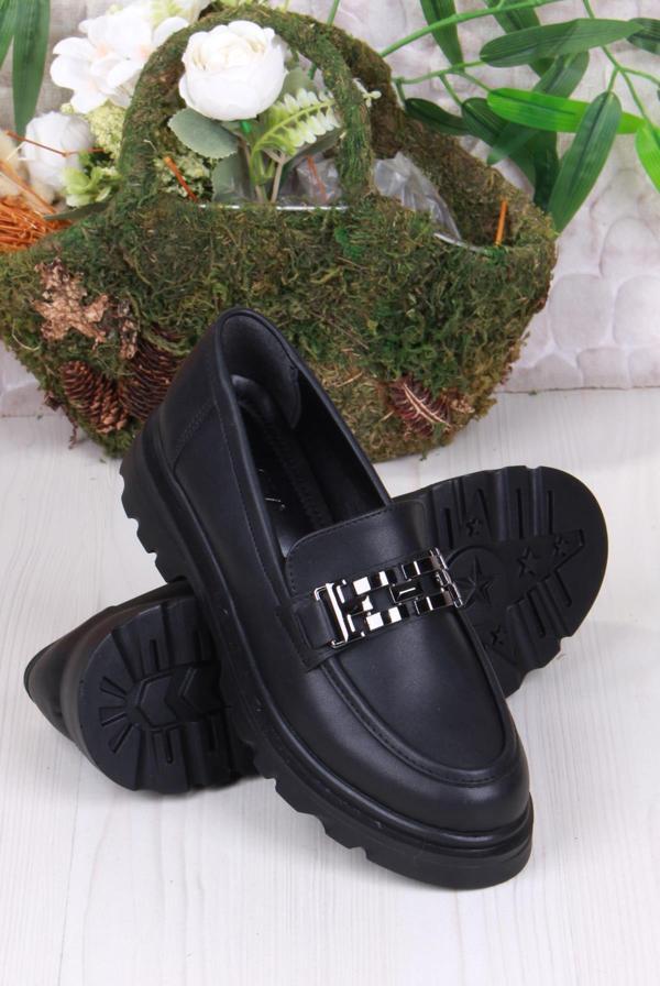Fort 35801 Siyah Cilt Toka Detaylı Rahat Loafer Kadın Ayakkabı - Image 1