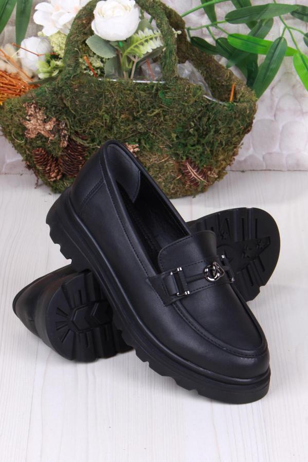 Fort 35824 Siyah Cilt Toka Detaylı Rahat Loafer Kadın Ayakkabı - Image 1