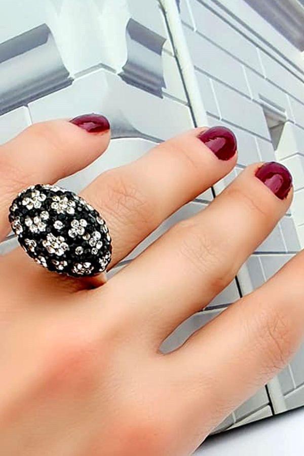 Swarovski taşlı çiçek desenli 925 ayar gümüş lüks bombeli yüzük - Image 1