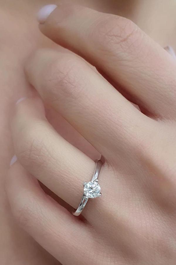 Sky Diamond Taşlı 925ayar Gümüş Üzerine Beyaz Altın Kaplama Tek Taş Burgu Yüzük - Image 1