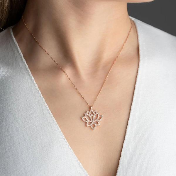 Vaoov 925 Ayar Gümüş Taşlı Lotus Kolye - Image 1