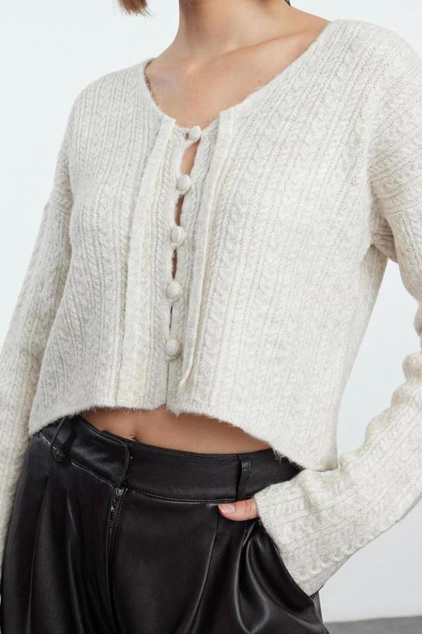 Kadın Modern Tarz Slim V Yaka Crop Triko Hırka - Image 1