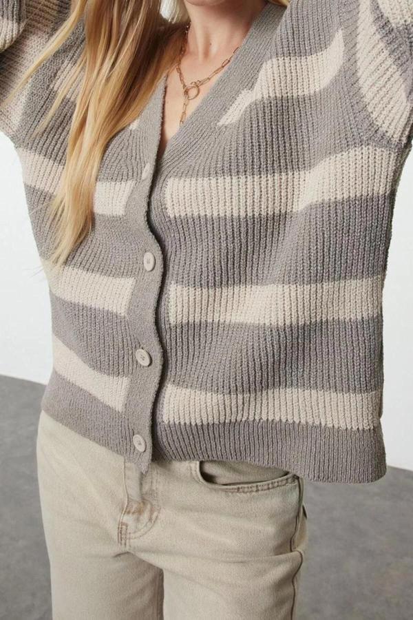 Kadın Modern Tarz Oversize V Yaka Regular Triko Hırka - Image 1