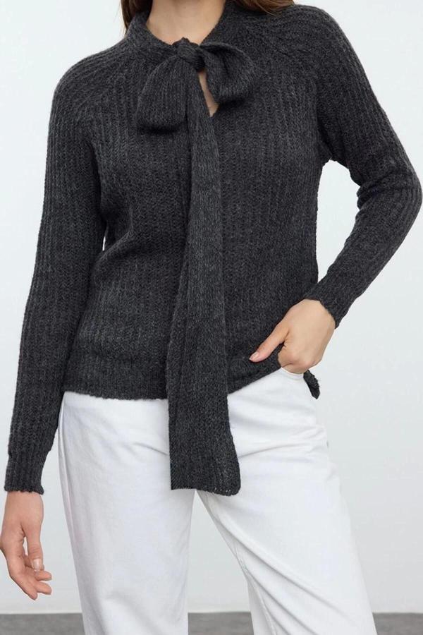 Stil Modern Kadın Regular Standart Kol Boyundan Bağlamalı Yumuşak Kurdeleli Gevşek Örgü Triko Kazak - Image 1