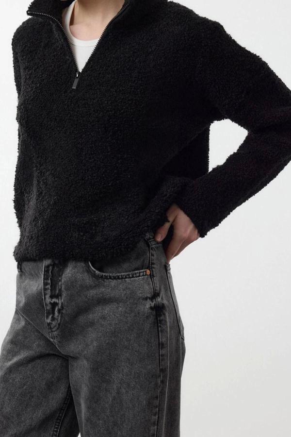 Stil Modern Kadın Regular Standart Kol Dik Yaka Buklet İplik Fermuarlı Triko Kazak - Image 1