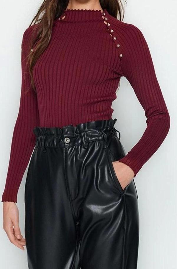 Stil Modern Kadın Regular Standart Kol Dik Yaka Pencere Cut Out Aksesuar Detaylı Triko Kazak - Image 1