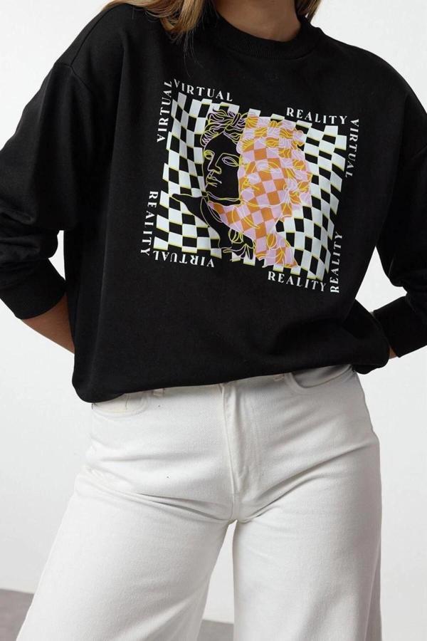Tarz Bol Bisiklet Yaka Düşük Kol Uzun İnce Baskılı Normal Kesim Örme Sweatshirt - Image 1