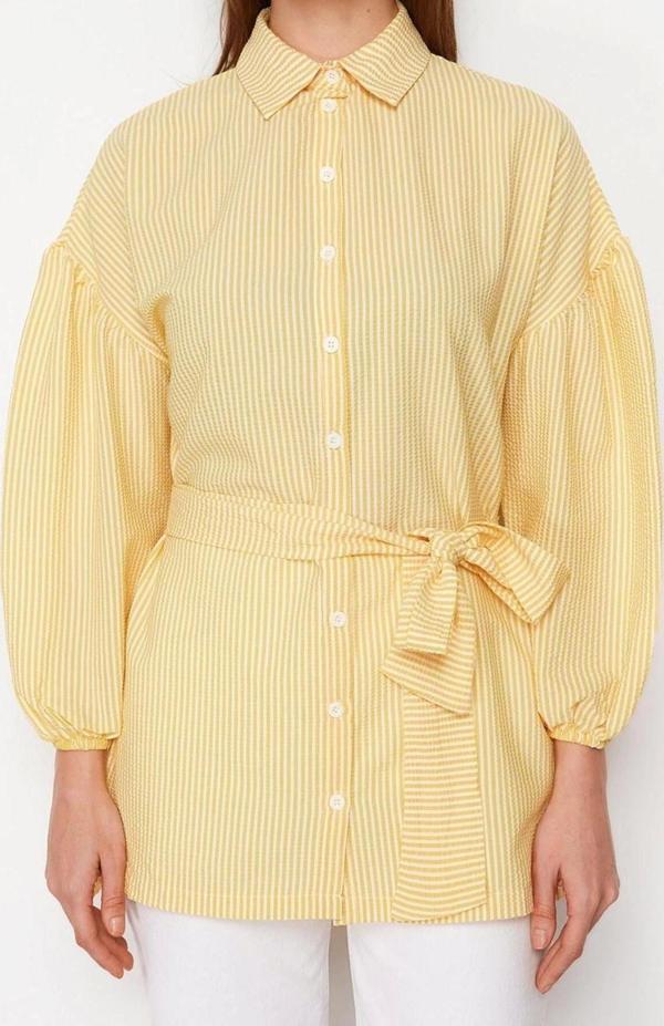 Moda Kadın Tesettür Gömlek Yaka Çizgili Günlük Çizgili Kuşaklı Balon Kol Arkası Uzun Dokuma Gömlek - Image 1