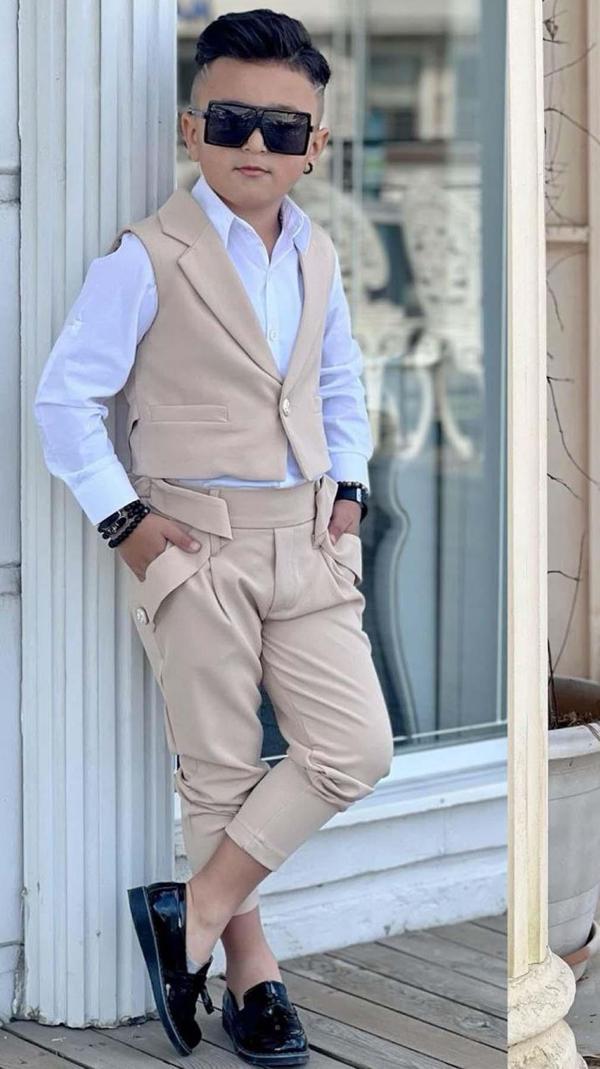 Erkek Çocuk Gümüş Düğme Detaylı Yelek Gabardin Beyaz Gömlek Krem Alt Üst Takım - Image 1
